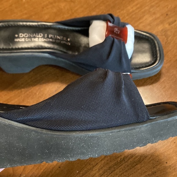 DONALD J PLINER (Made in Spain) Womens Wedge - size 7 - Picture 9 of 16